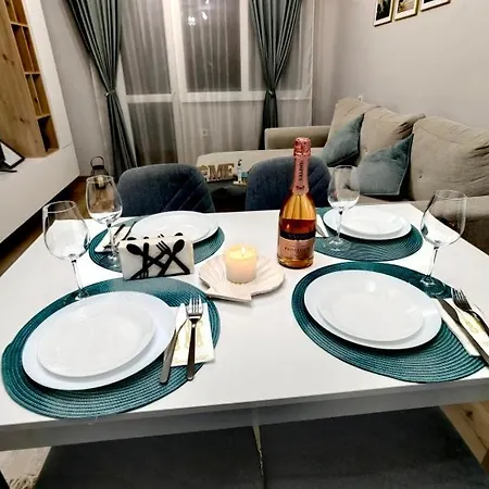 Apartman Blue Cream *